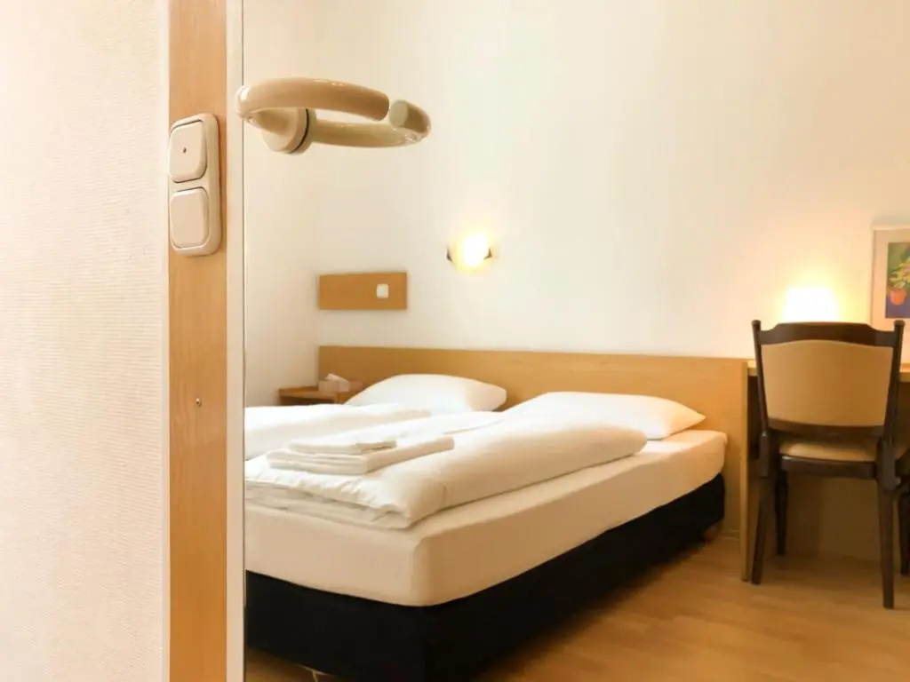 Standard Double room (full double bed)