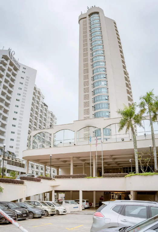 J Beach Suites At Paradise Rainbow Beach Resort