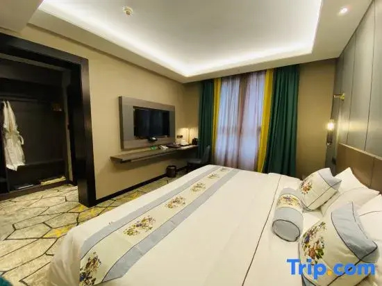 Deluxe Double room (full double bed)