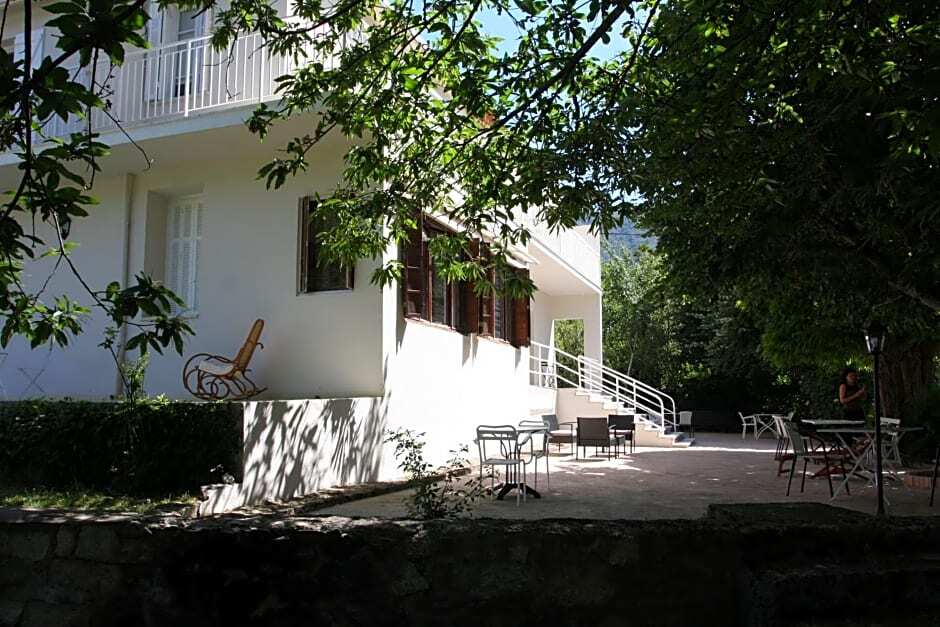 gallery_image_hidden_15