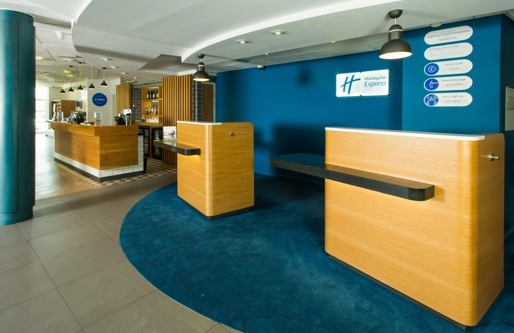 Lobby & Reception