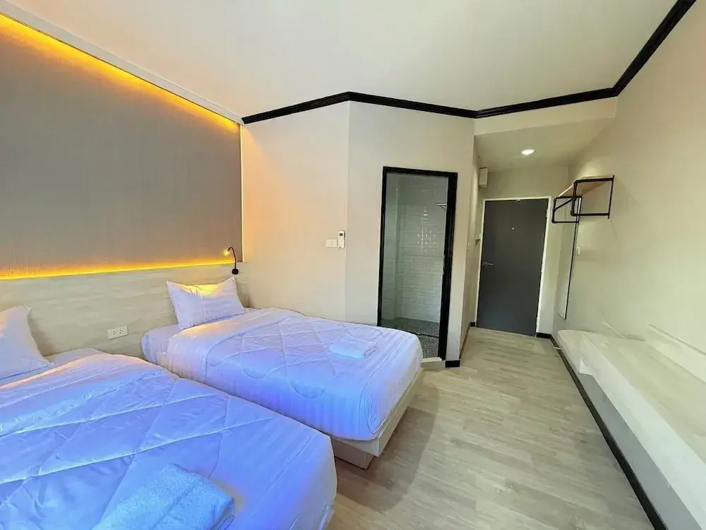 Отель Luck Hotel Huai Khwang MRT Ratchada в Бангкоке