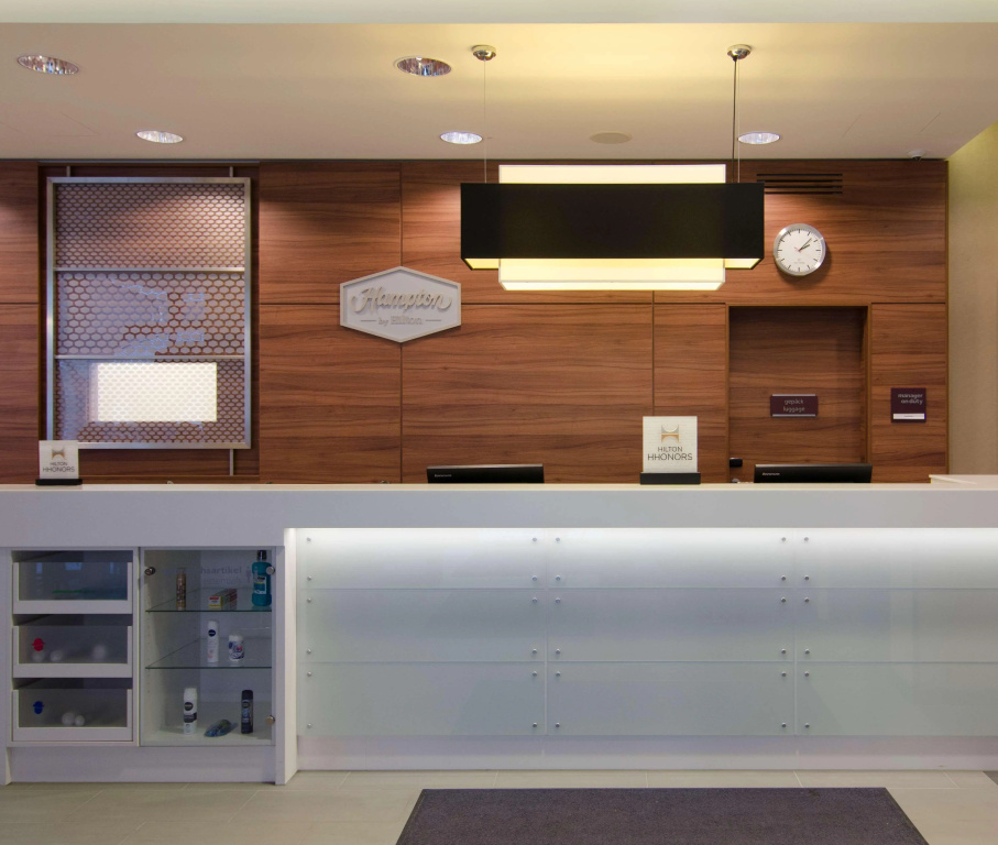 Lobby & Reception