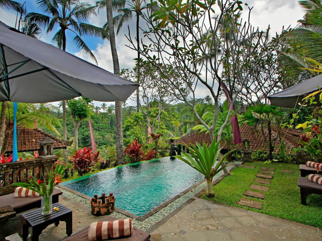 The Mahogany Villa