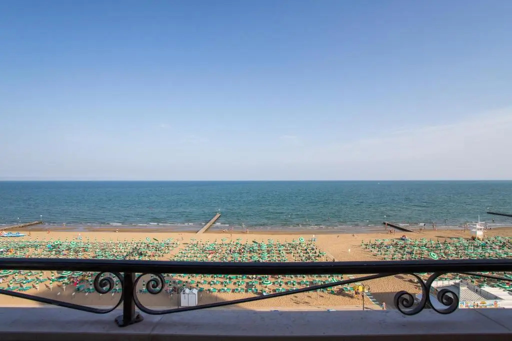 Beach & Waterfront