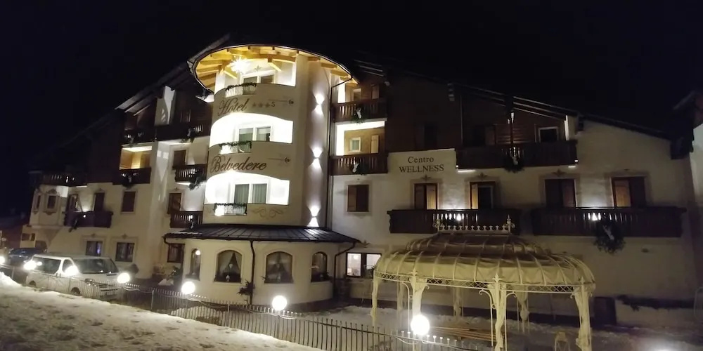 Hotel Belvedere & Paradise Club Center