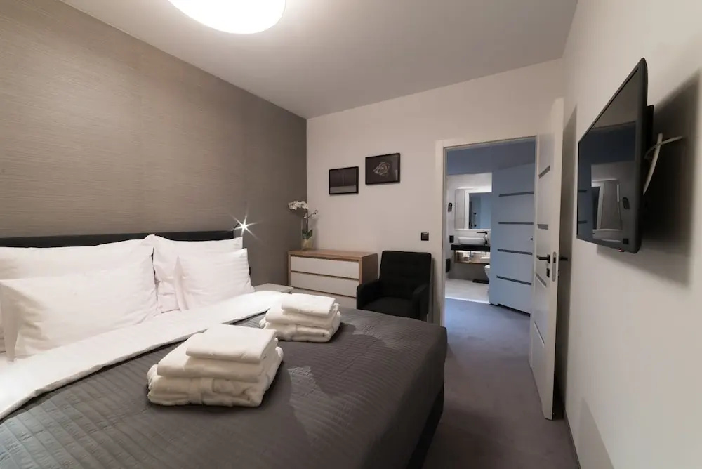 2 Bedrooms Superior Apartment with city view