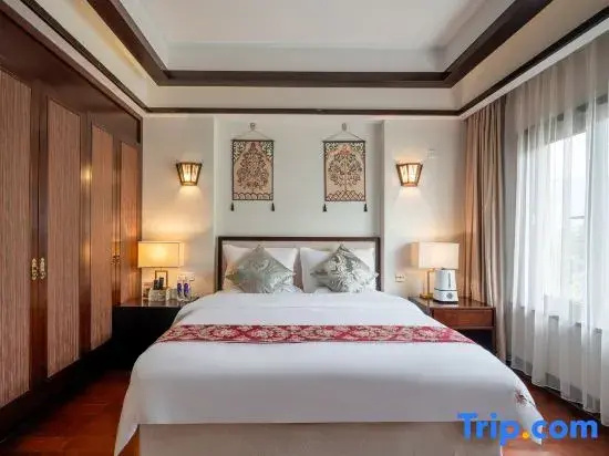 2 Bedrooms Triple Family Suite