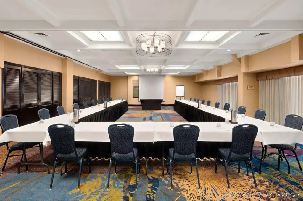 Embassy Suites Kansas City Plaza - Général