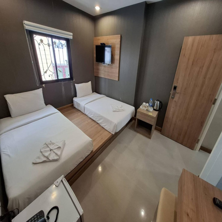 Spacious Twin Escape Deluxe Comfort for Two — фото