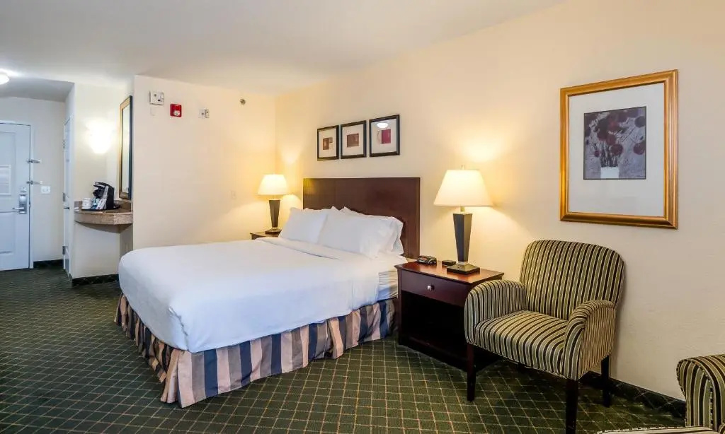 Holiday Inn & Conference Center Marshfield by IHG - Chambres