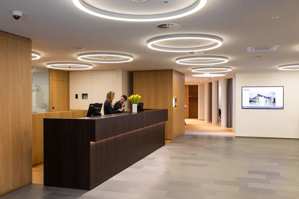 Lobby & Reception