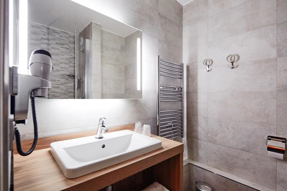 Kyriad Clermont Ferrand Nord - Riom - Chambres