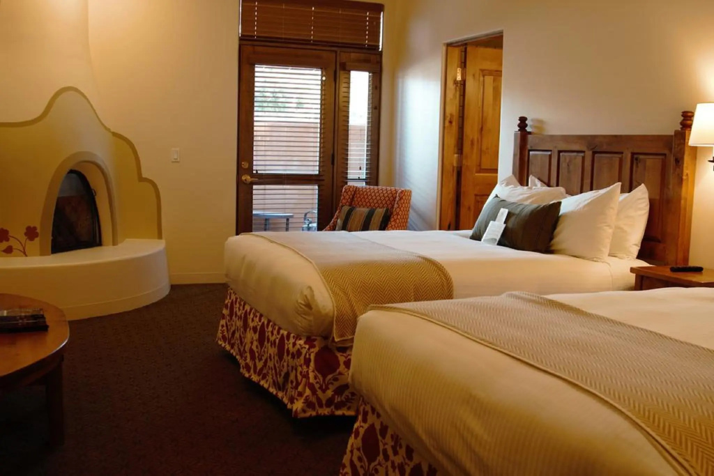 Double Junior Suite with balcony (full double bed)