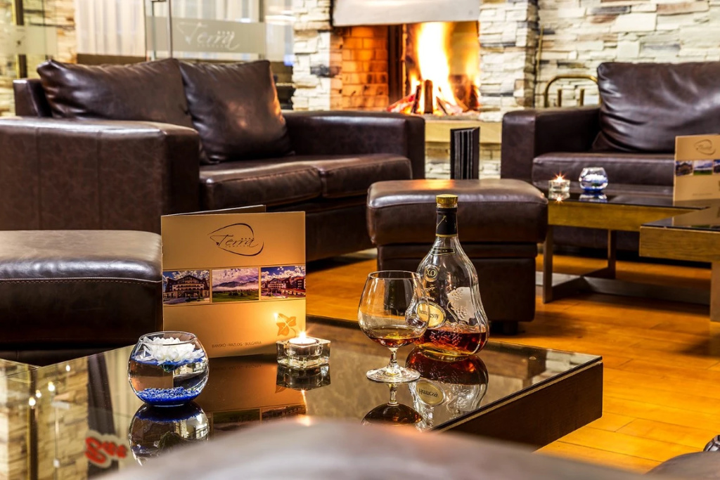 Lobby & Reception