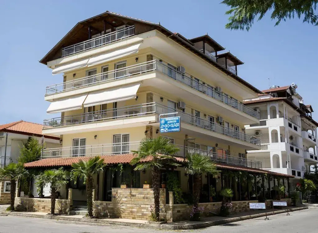 Nepheli Apartments And Studios