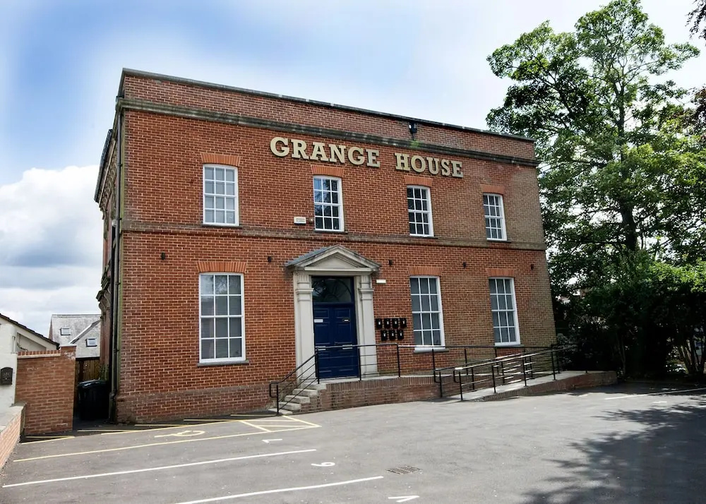 Pretty Properties Grange House Apartment 2