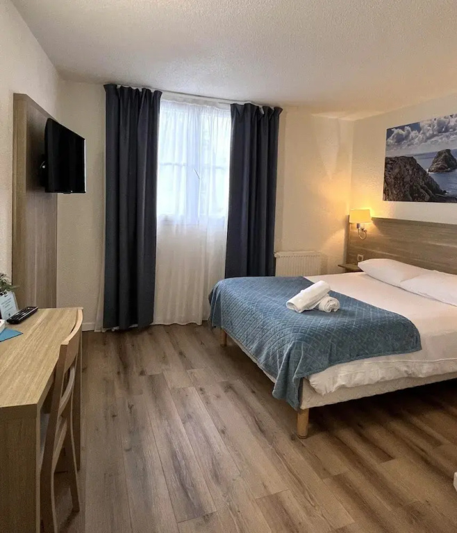 Standard Double room (full double bed)