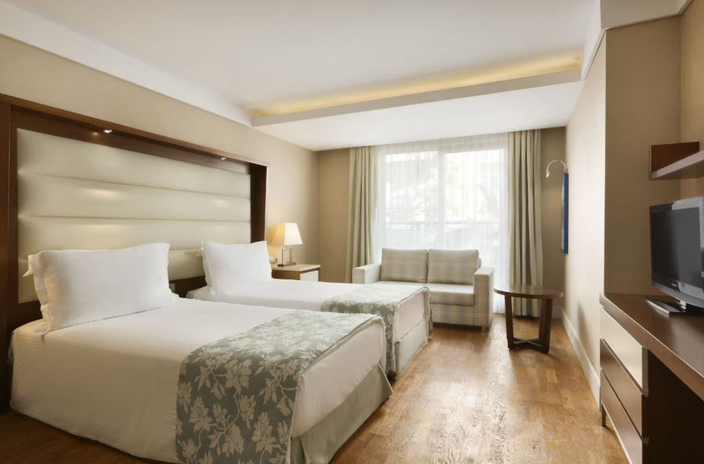 Двухместный номер Economy 2 отдельные кровати в Ramada Plaza by Wyndham Antalya