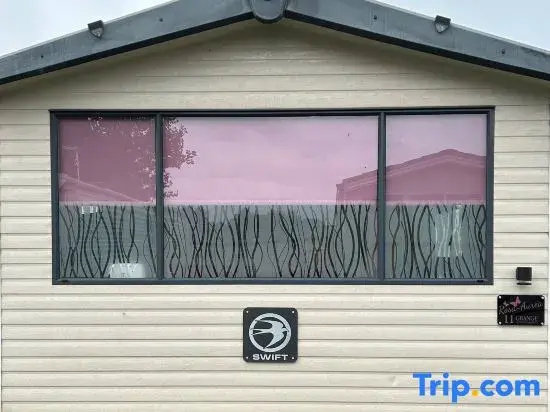 Charming Holiday Park Retreat in Morecambe - Family-Friendly Escape