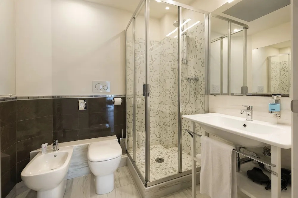 Classic Double room (full double bed)