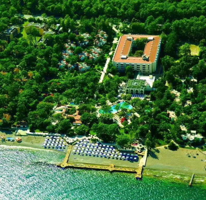 Perre Art Hotel Resort & Spa