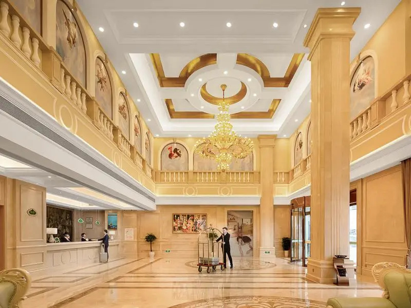 Lobby & Reception