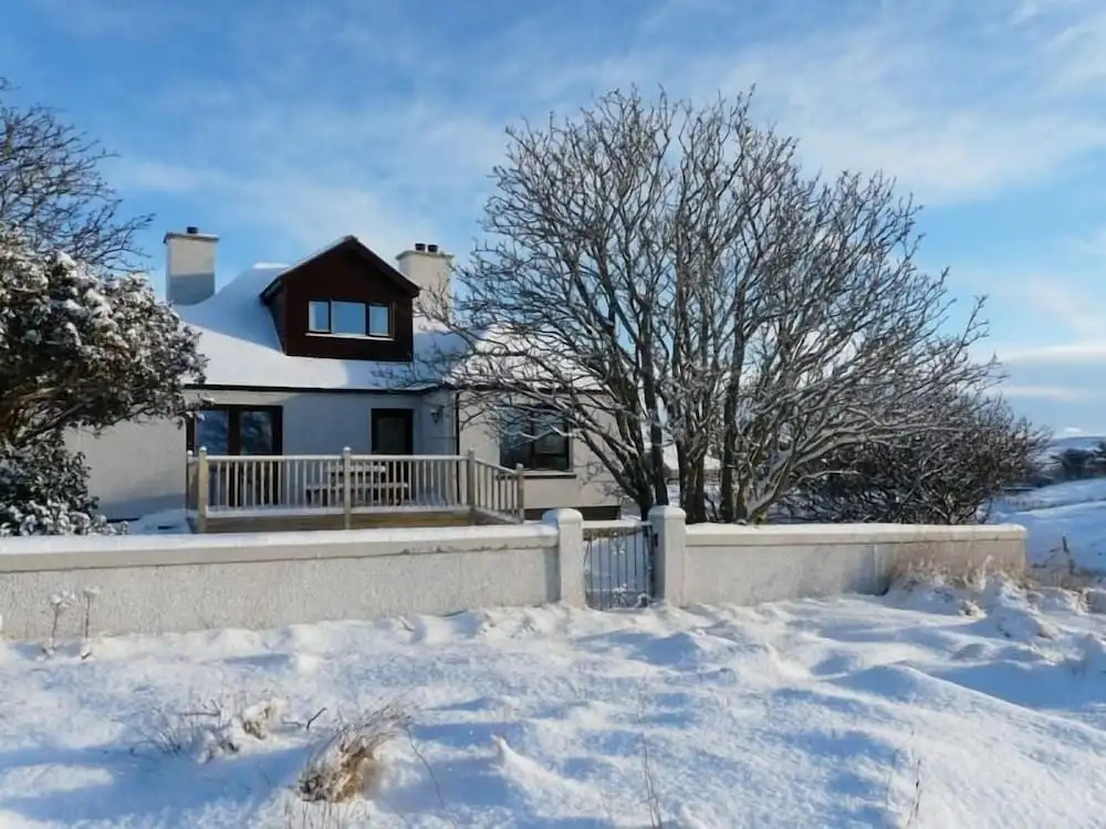 Abhainn Cottage
