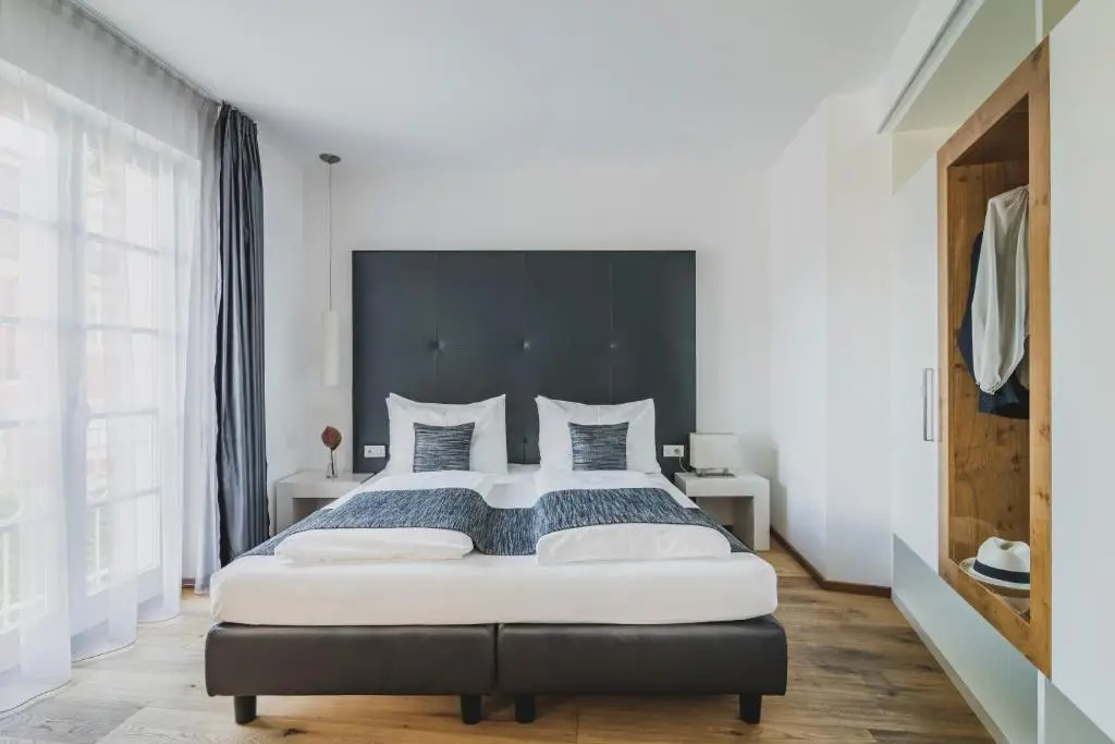 1 Bedroom Suite