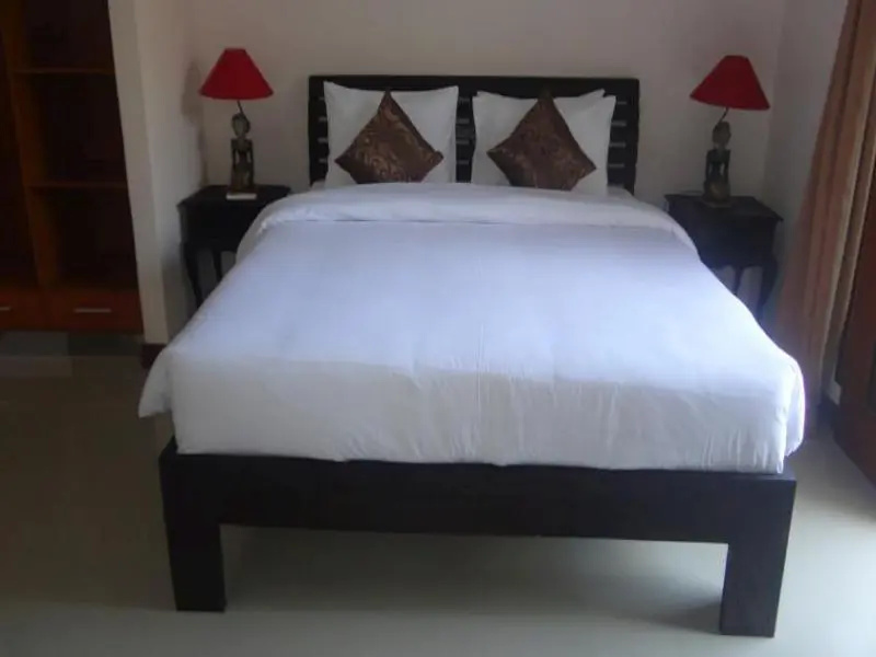 Deluxe Double room (full double bed)