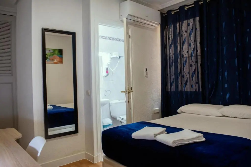 Standard Double room (full double bed)