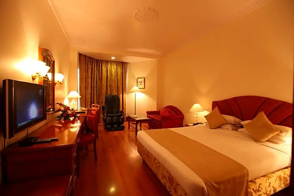 Standard Double Club room (full double bed)