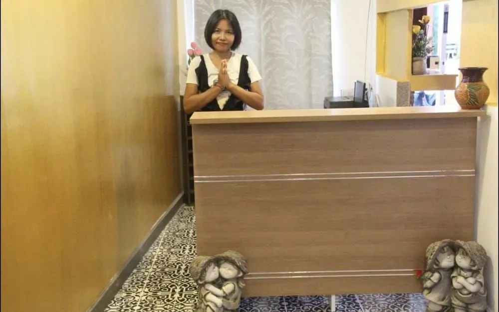 Lobby & Reception