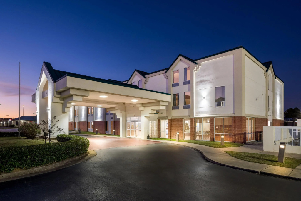 Days Inn & Suites by Wyndham Ridgeland