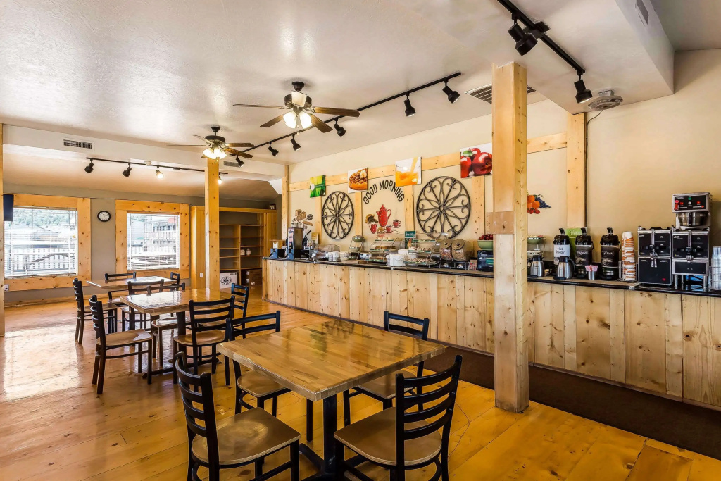 Food & Beverage