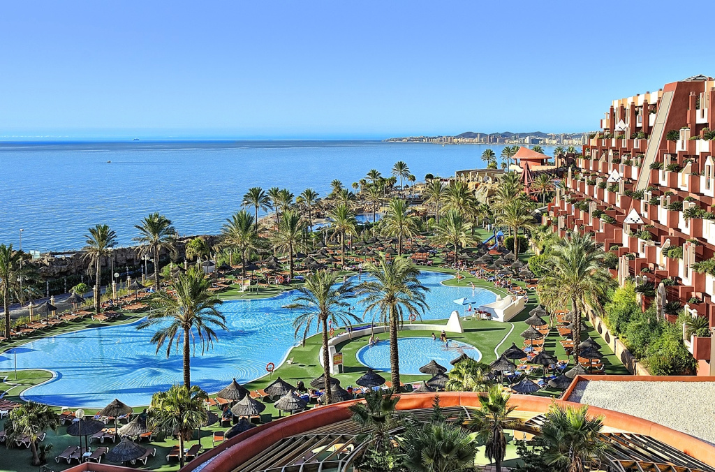 Beach & Waterfront