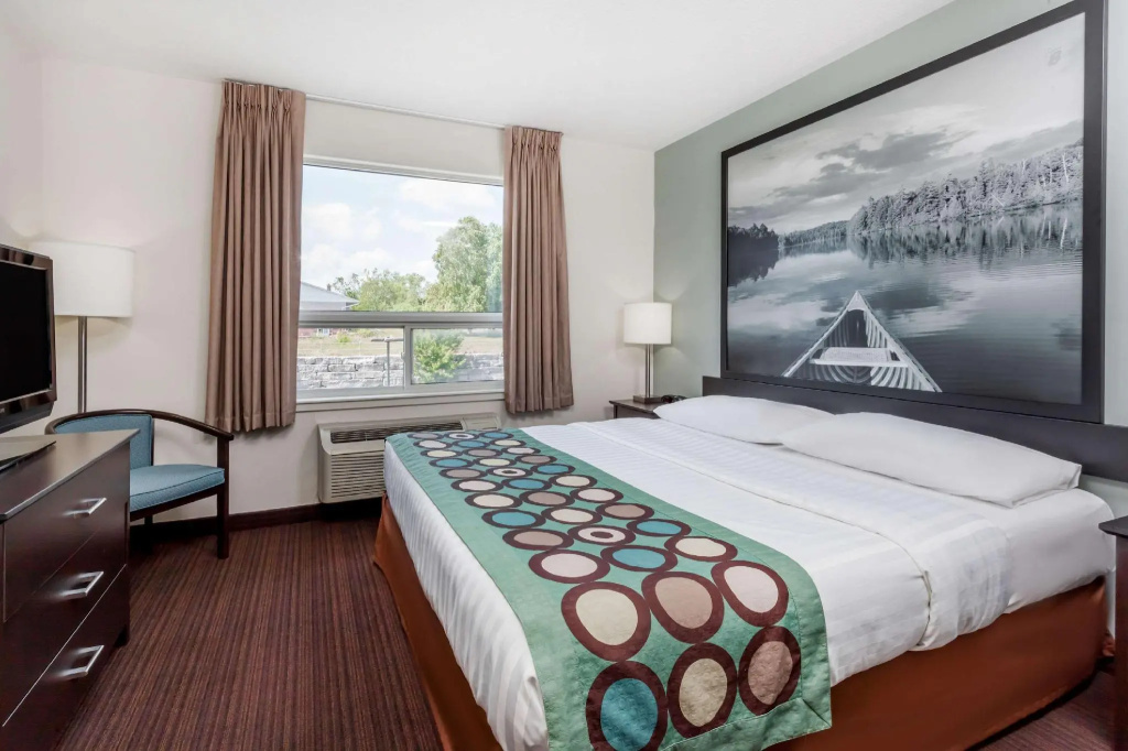 Double Suite (full double bed)