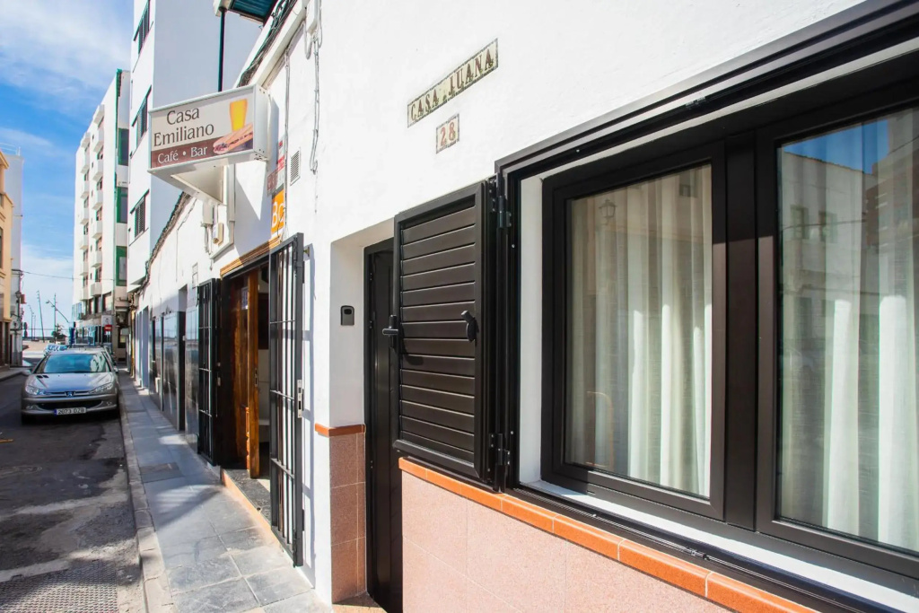 Casa Juana a 50 metros la playa del Reducto y wifi free