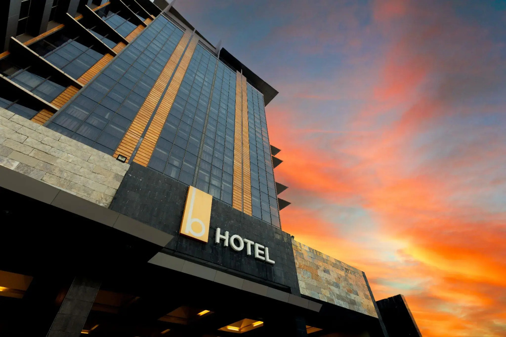 The B Hotel