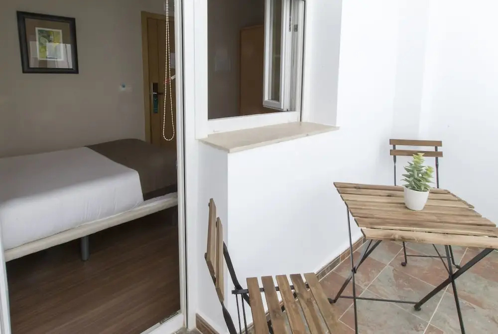 Economy room