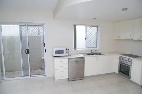 Adrift 5B Scott Street