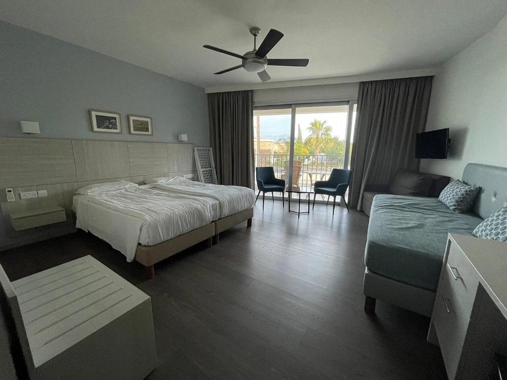 Aphrodite Beach Hotel by null
