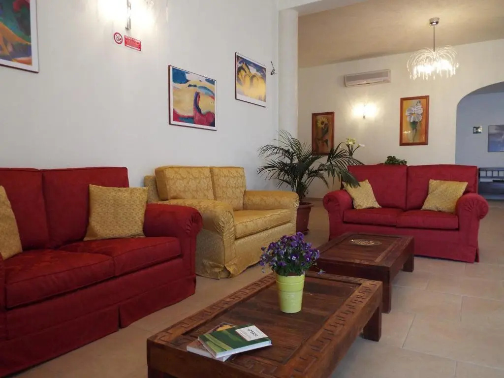 Lobby & Reception