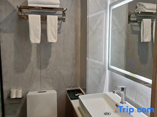 Royal Dragon Airport Hotel