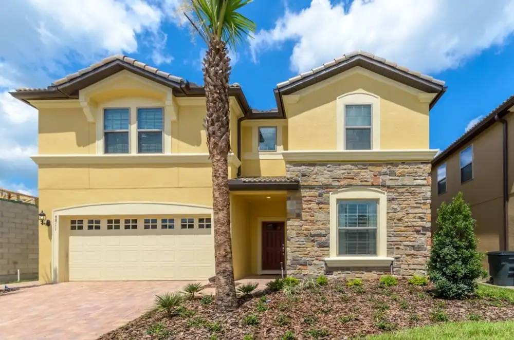 Windsor at Westside - 8811 Macapa Drive