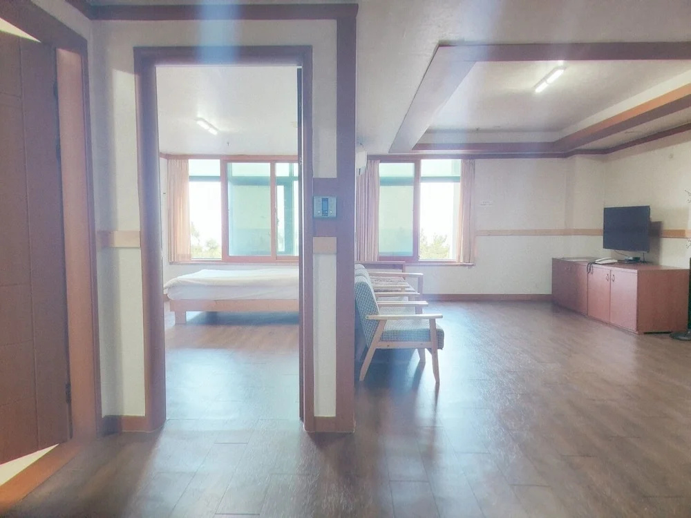 Standard Family room with mountain view