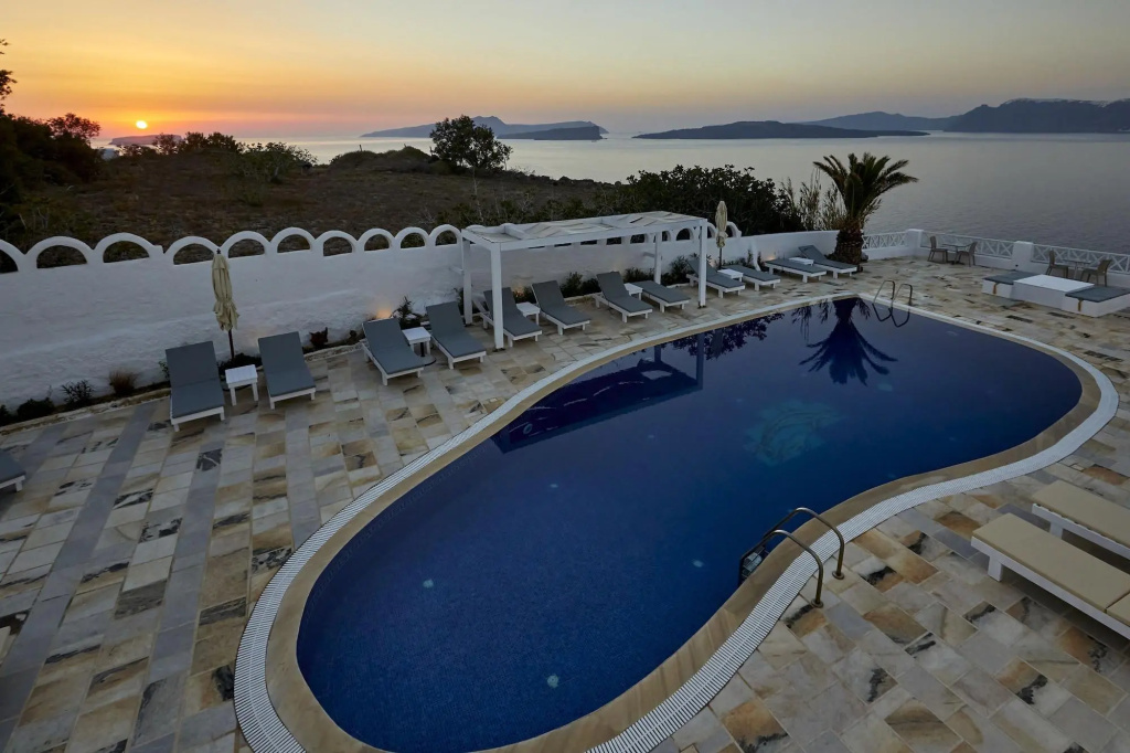 Beach & Waterfront