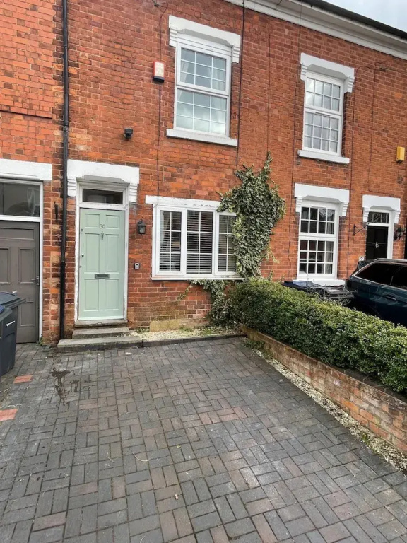 Familyfriendly - Sleeps6 - Privateparking - Garden