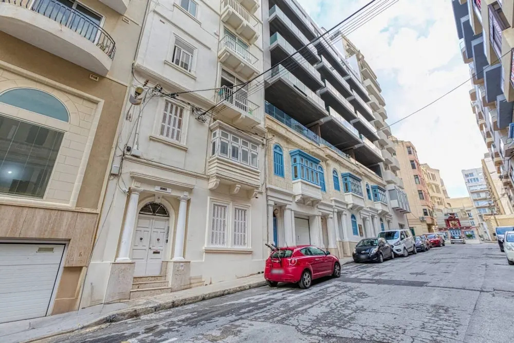 Benny s Seaside Escape Sliema