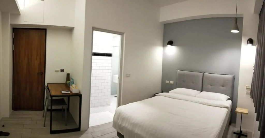 Economy room